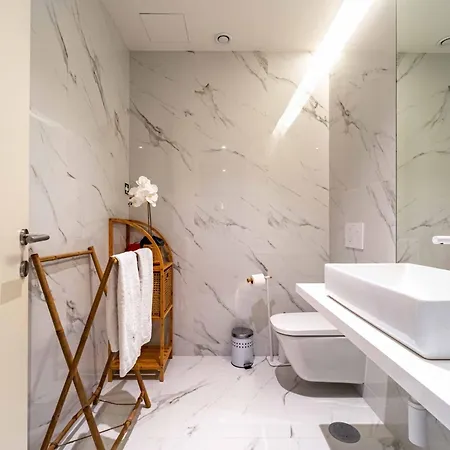 Boavista Serralves Family House *