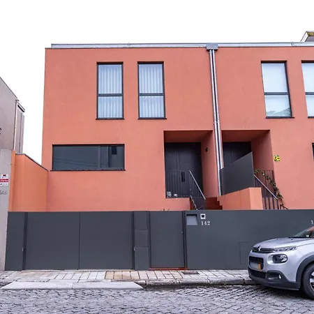 Boavista Serralves Family House *